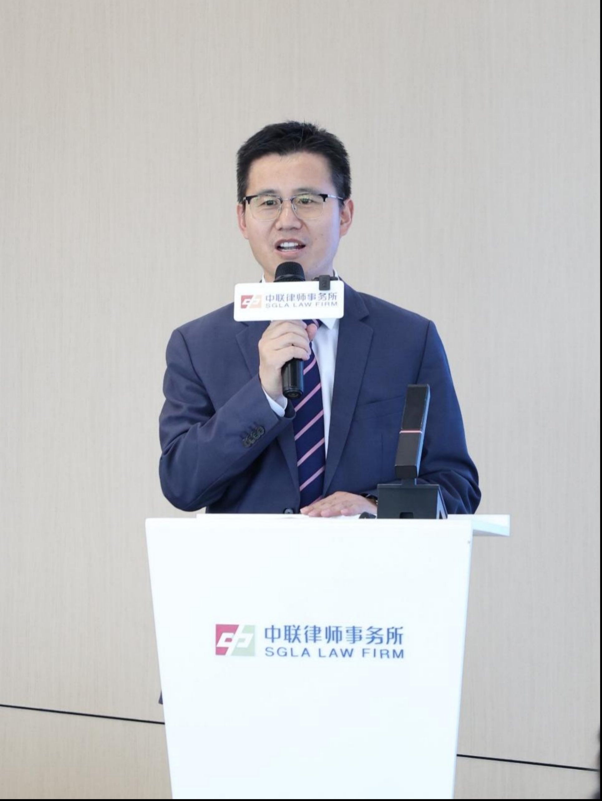 2.1-李律师照片